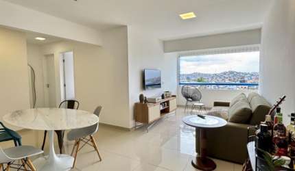 Edf. Ricardo III - Apartamento no Bairro de CasaForte Reformado com 2 quartos sendo 1 suíte com 74m² por R$ 450MIL.