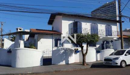 Sobrado com 3 dormitórios para alugar, 200 m² por R$ 12.000,00/mês - Santa Rosa - Londrina/PR