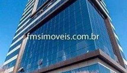 Conjunto comercial com 300m² na Av. Ibirapuera.
