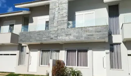 CASA DUPLEX, 3 DORM, SUÍTE, SACADA, CHURRASQUEIRA, PÁTIO !