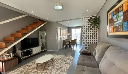 EXCELENTE CASA 2 DORMITÓRIOS, CONDOMINIO FECHADO !