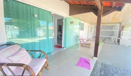 Casa com piscina a 800 metros da praia do tabuleiro