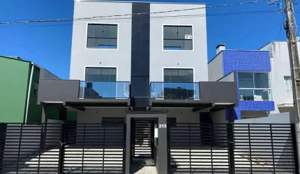 Cobertura duplex a 350 metros do mar
