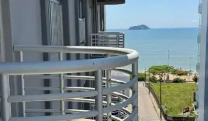 APARTAMENTO COM VISTA MAR A 100 METROS DA PRAIA