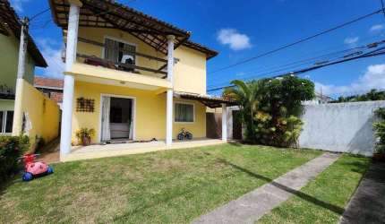 Casa amplo terreno em conomínio!
