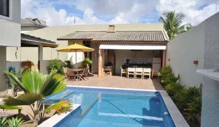 Casa próxima a Vilas do Atlântico.