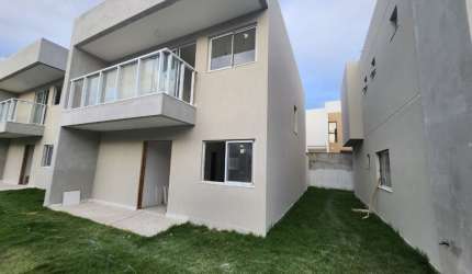 Casa nova em condomínio fechado!!