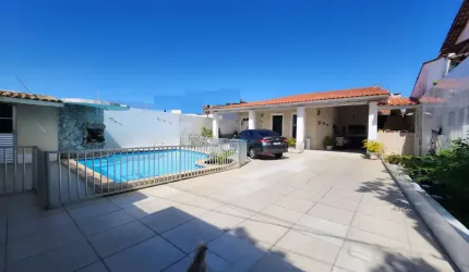 Casa amplo terreno em Vilas do Atlântico!