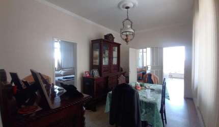 Excelente Casa com 6 quartos e 6 vagas de garagem
