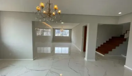 Cobertura com 4 Quartos e 5 banheiros à Venda, 498 m² por R$ 2.950.000