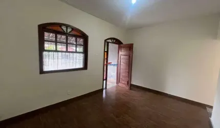 CASA 3 QUARTOS, REFORMADA, EDÍCULA COM 2 QUARTOS