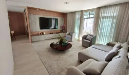 EXCELENTE APARTAMENTO DE 03 QUARTOS, COM 186m², VARANDA E 02 VAGAS LIVRES!
