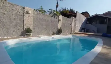 Casa térrea á venda com 03 dormitórios e edícula no Bairro Atibaia