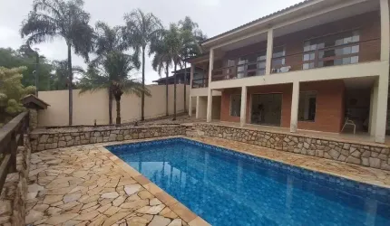 Linda casa em Condomínio Fechado Vinhedo-SP