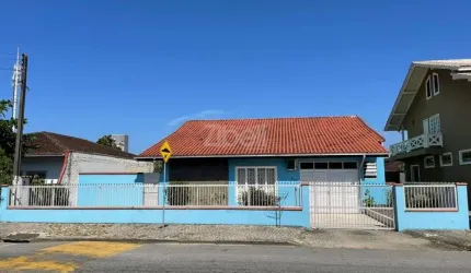 CASA no IRIRIÚ com 5 quartos para VENDA, 211 m²