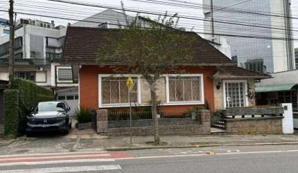 CASA no CENTRO com 0 quartos para LOCAÇÃO, 250 m²
