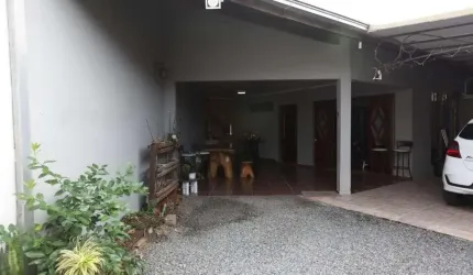 CASA PLANA no SAGUAÇÚ com 3 quartos para VENDA, 130 m²