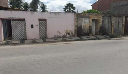 Excelente Casa com 03 Quartos no Antonio Bezerra
