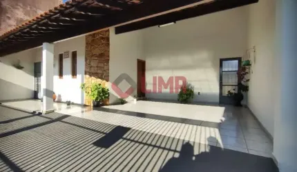 Excelente casa com 3 dormitórios próximo a Avenida Castelo Branco - Vila Ipiranga