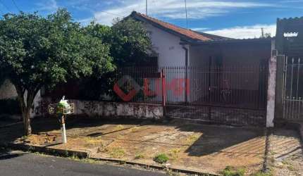 Casa Nucleo Geisel, 02 Dormitórios, quintal, Bauru/SP