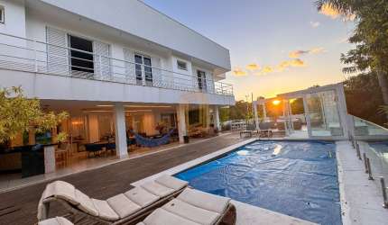 Casa de Condomínio com 4 suítes, 480 m² por R$ 7.000.000