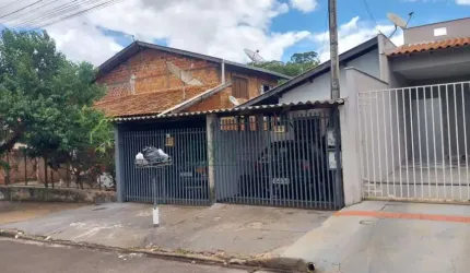 02 CASAS GEMINADAS MEIO TERRENO EM CAMBE