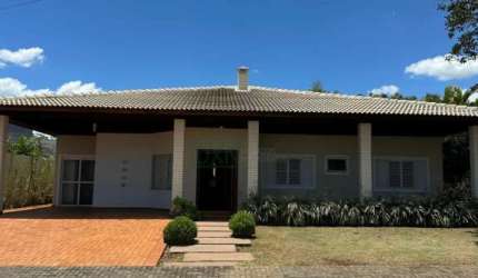 CASA CLASSICA COM 3 SUITES NO CONDOMÍNIO HORIZONTAL VILLÁGIO DO ENGENHO