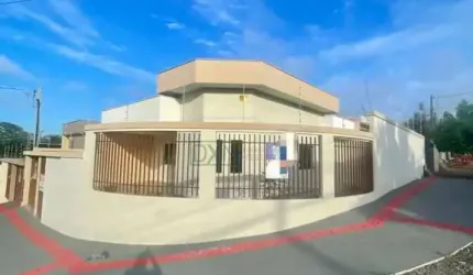 CASA GEMINADA DE ESQUINA COM 3 QUARTOS 1 SUITE EM CAMBÉ