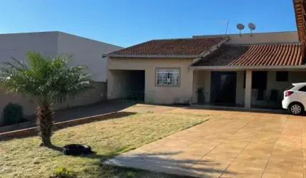CASA DE ESQUINA COM 2 QUARTOS E 1 SUITE EM CAMBÉ