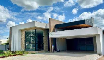 CASA TERREA ALTO PADRÃO COM 4 SUITES NO CONDOMINIO VILLAGIO DO ENGENHO