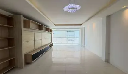 Apartamento com 133 m² em Tambaú