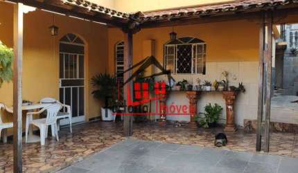 2 CASAS A VENDA 6 QUARTOS, DUAS LOJAS, BAIRRO: INCONFIDÊNCIA, BH.