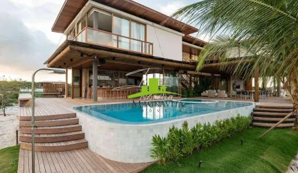 PRAIA DO FORTE. Casa de Luxo à Venda no Condomínio Piscinas Naturais (Etapa Tartarugas) 840m², 6 Suítes, Automação Completa, Mobiliada, Alto Padrão
