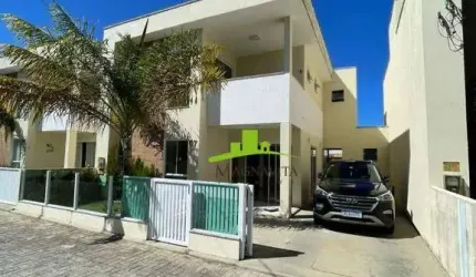 Foz do Joanes. Casa Duplex à venda em Buraquinho, 160m², 4 suítes, Closet, Varanda, Depósito. 2 vagas. Excelente localização. Conforto e Segurança