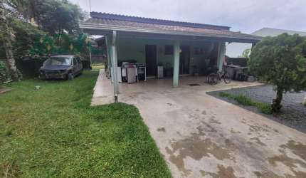 Casa com excelente terreno e localização privilegiada em Itapoá/SC
