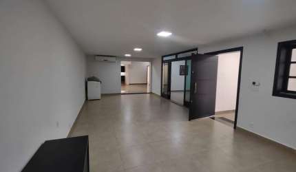 Casa comercial proximo ao confiança max
