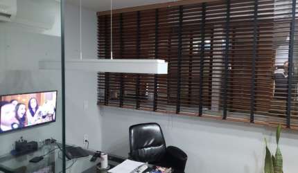 SALA COM PORTEIRA FECHADA  A VENDA NO CAMINHO DAS ÁRVORES