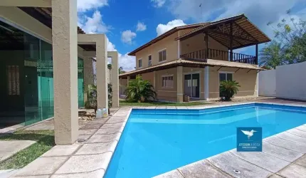 Casa em Condomínio no Eusébio, Amplo Lote de Esquina com 915m2, Móveis Projetados, Deck, Piscina e Mini Campo Privativos, 330m2, 03 Suítes, Master com Closet, Gabinete, 06 Vagas