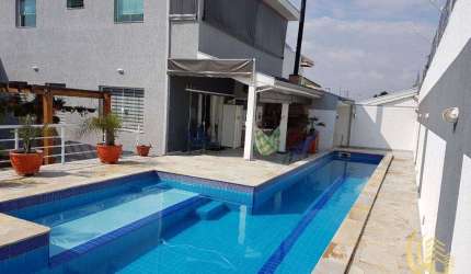 Sobrado com 4 dormitórios à venda, 400 m² por R$ 1.490.000,00 - Chácara Flórida - Taubaté/SP