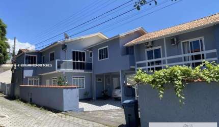 Casa para Venda em Florianópolis, Santinho, 10 dormitórios, 2 suítes, 5 banheiros, 8 vagas