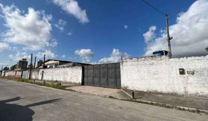 Terreno: 25 metros frente por 50 metros de cumprimento, perfazendo 1250m2.