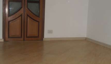 Apartamento com sacada e semi mobiliado a venda/permuta na Vila Bela