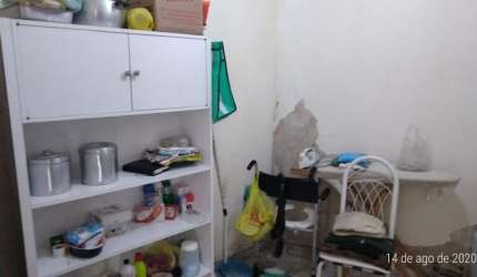 CASA COM EDÍCULA À VENDA!!!