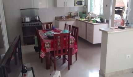 Lindo Sobrado de condomínio, com 90m², 02 dormitórios sala e cozinha separadas, lavabo. a 200 metros do Metrô
