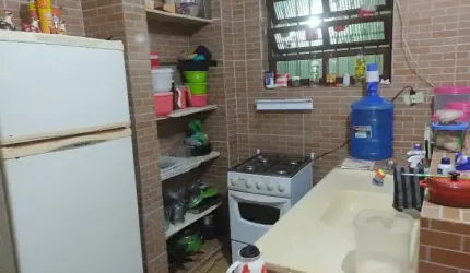 Casa a venda em Mongagua com 250mts², são 2 dormitórios, sala cozinha americana banheiro,nos fundos tem mais 1 quartinho com banheiro churrasqueira, garagem para 5 carros.