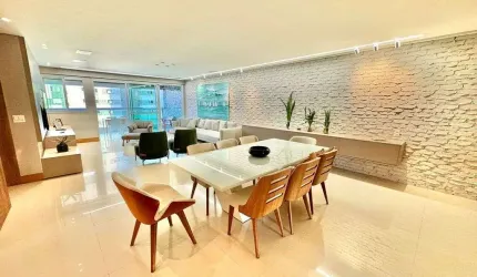 Apartamento com 4 suítes a beira mar com estrutura de resort