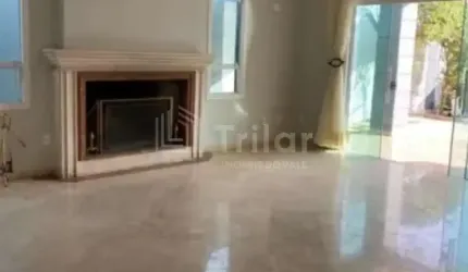 Lindo sobrado em condomínio fechado do lado shopping colinas com 6 dormitórios e 2 suítes e lazer com piscina, churrasqueira, sauna e muito mais.