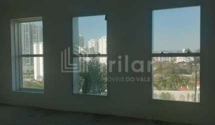 Excelente sala comercial de 40,86 metros com banheiro e 1 vaga de garagem. Venham conhecer!