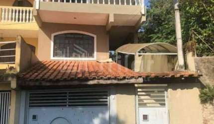 Sobrado  com 3 Quartos e 3 banheiros à Venda no Monte Castelo