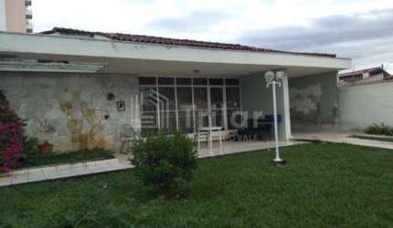 JD. ESPLANADA 708 M²